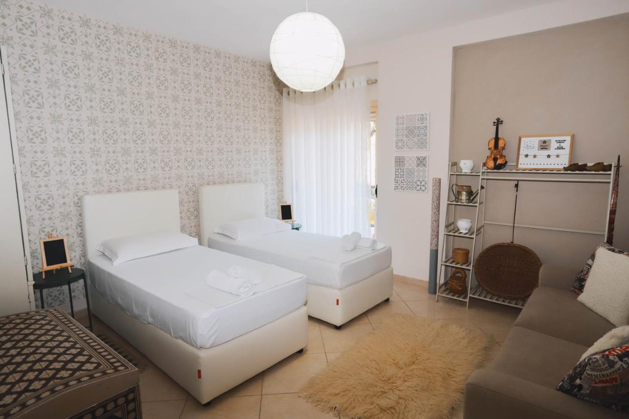Large Apartment Near The Seaside Boulevard Lungomare Vlorë Eksteriør billede